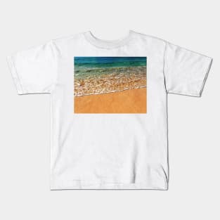 green ocean waves Kids T-Shirt